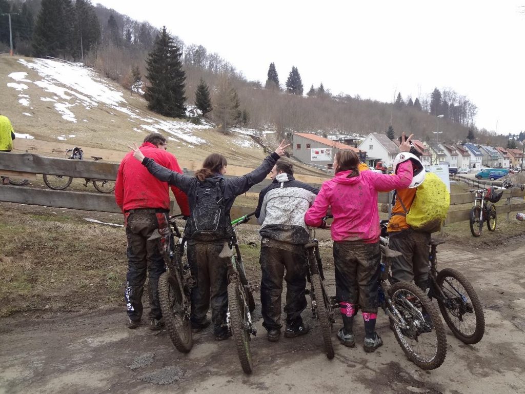 Mountainbiken im Matsch und Regen